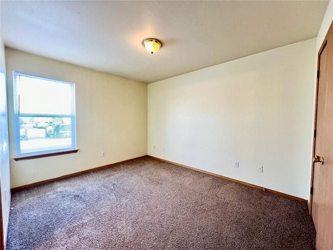 Building Photo - 416 Sadie Ln