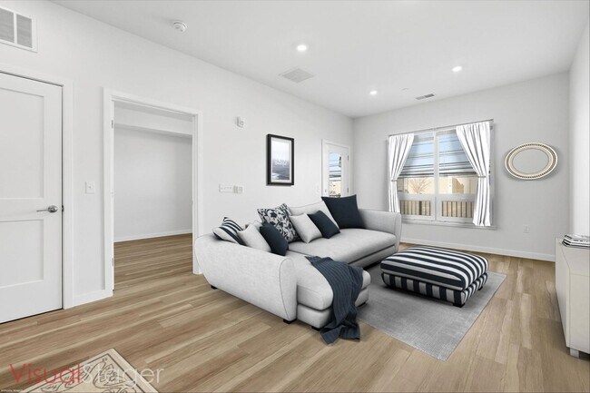 Building Photo - 71 Connecticut Ave