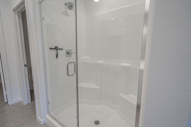 Building Photo - West Creek 3 Bedroom Townhome for Rent in Valencia.