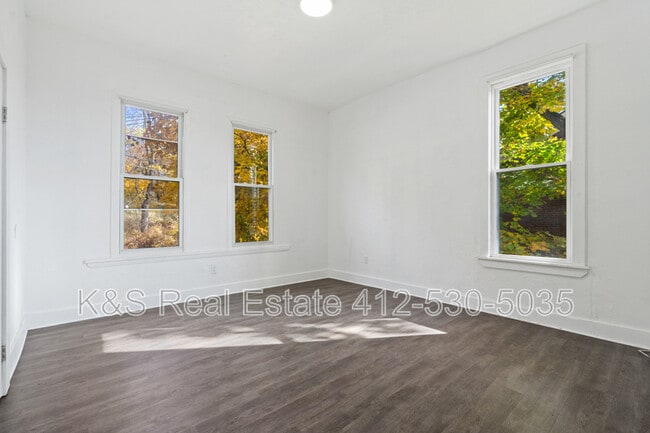 Building Photo - 922 Hill Ave