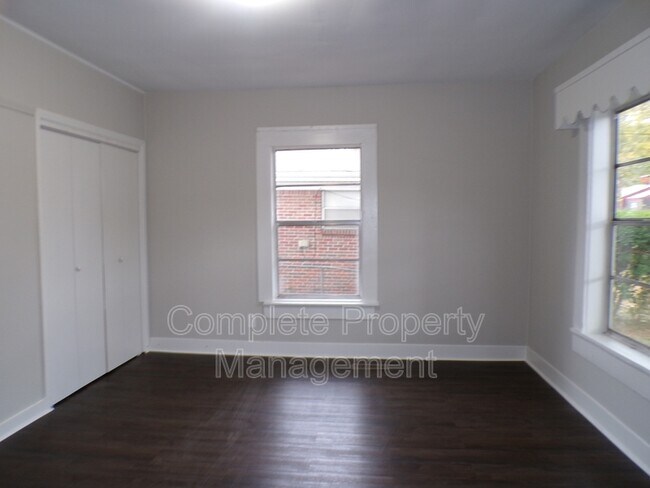 Building Photo - 521 62nd St