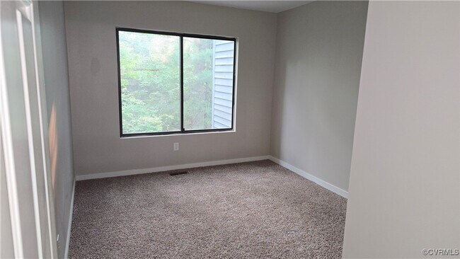 Building Photo - 9737 Groundhog Dr