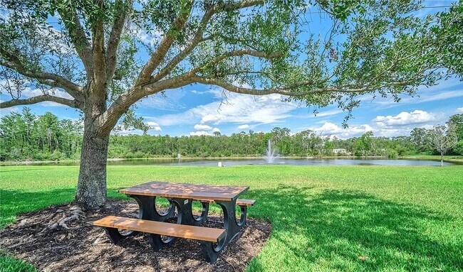 Building Photo - 3642 Pine Oak Cir