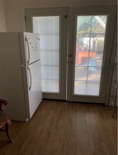 Building Photo - 16931 Schoolcraft St