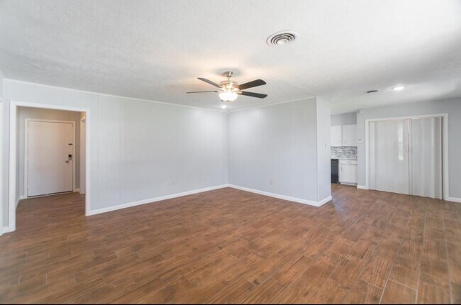 Building Photo - 8503 Braes River Dr