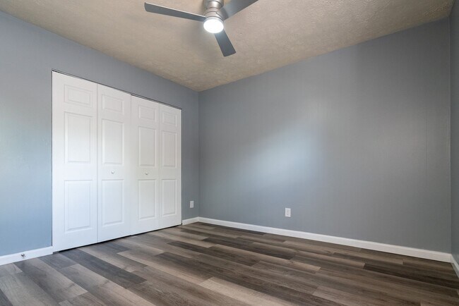 Building Photo - Beautifully Updated 3BR Home with Fenced Yard & Covered Porch