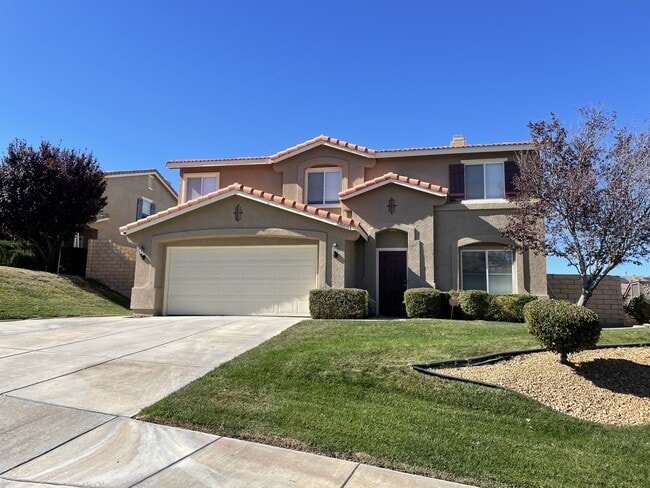 Building Photo - 38661 Annette Ave