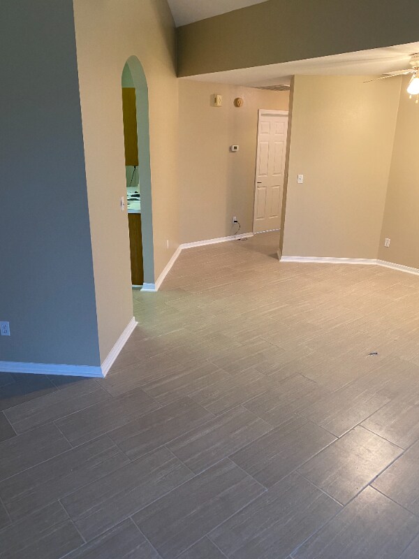 Building Photo - 133 Ridge View Dr