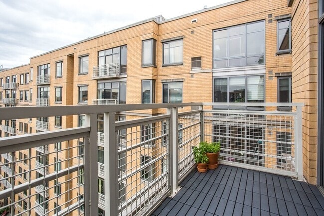 Building Photo - 475 K St NW
