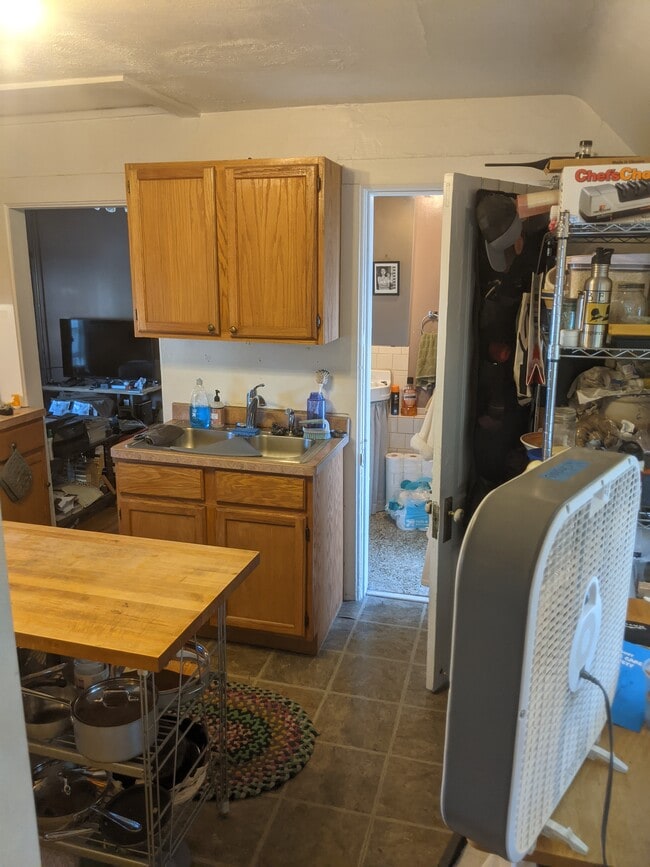 Building Photo - 2303 Pierce St NE