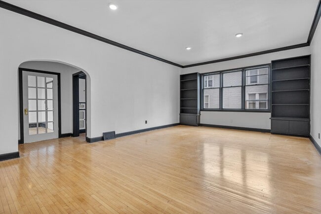 Building Photo - 335 1st St