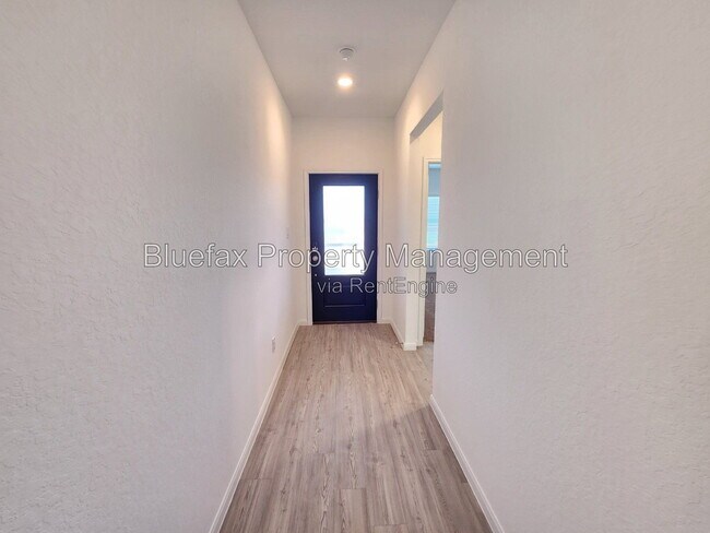 Building Photo - 13907 Sickle Rdg