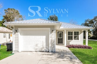 Building Photo - This cute 3BR, 2BA home is move-in ready