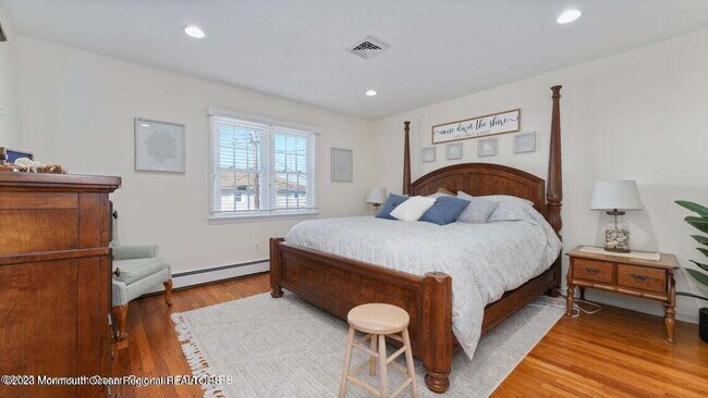 Building Photo - 308 Cove Dr