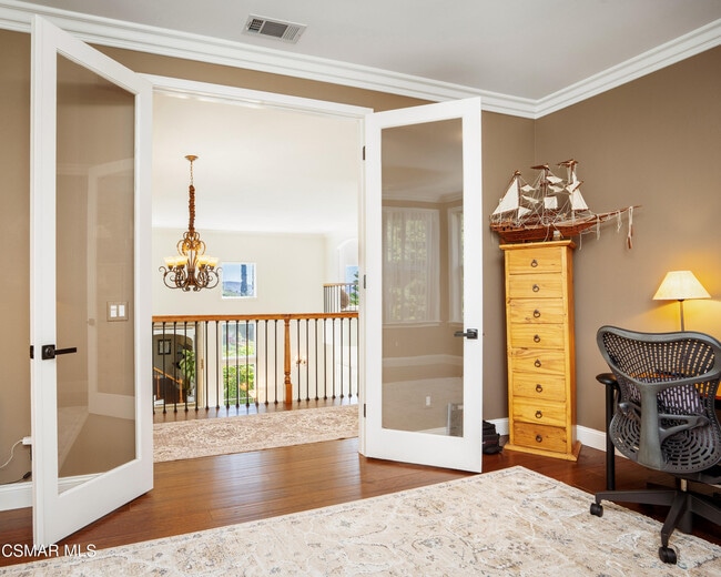 Building Photo - 1004 Lambourne Pl