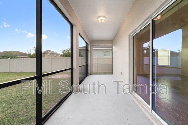 Building Photo - 13740 Newport Shores Dr