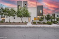 Building Photo - 5151 N 13th Pl