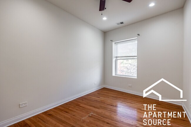 Building Photo - 1157 W Lunt Ave