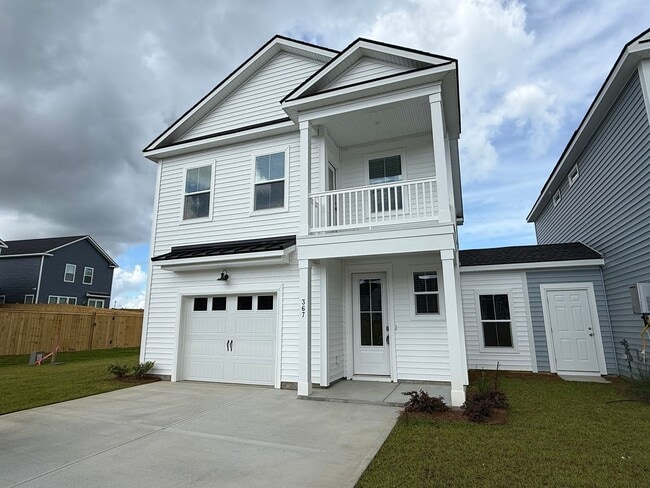Building Photo - 3 Bedroom 2.5 Bath House in Hawthorne Land...