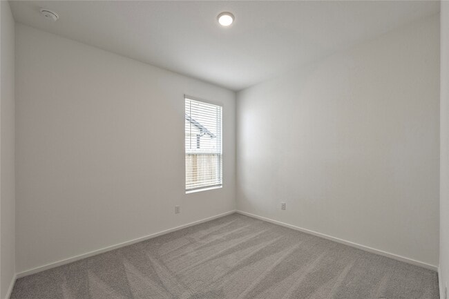 Building Photo - 905 Silver Buckle Ln