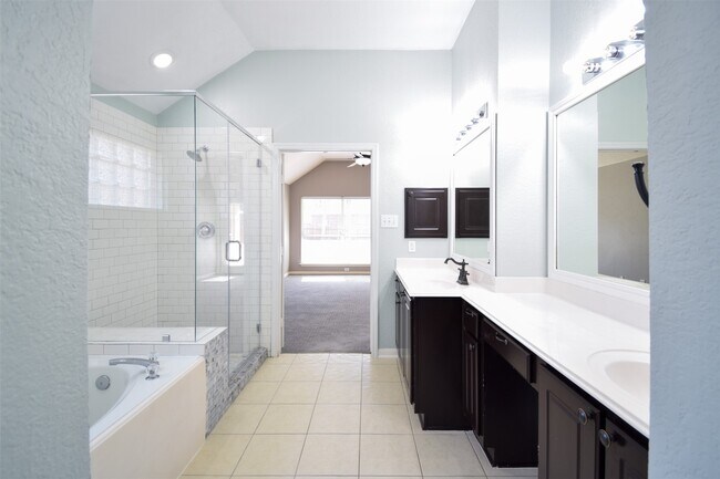 Building Photo - 31 Rolling Ridge Ct