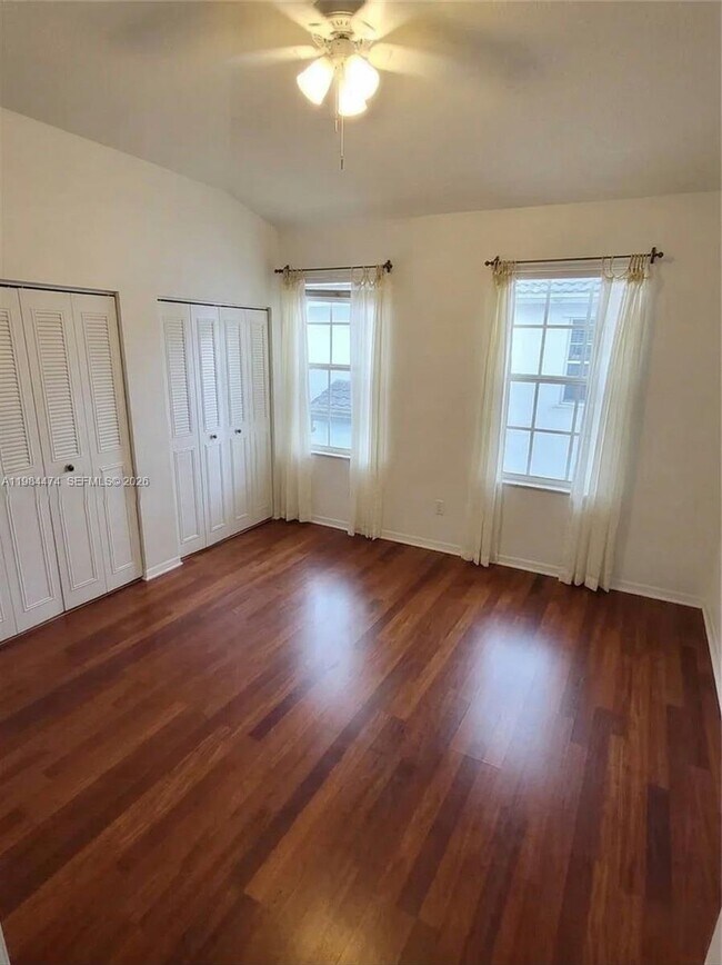 Building Photo - 721 SW 148th Ave