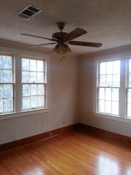 Building Photo - 2525 Liberty