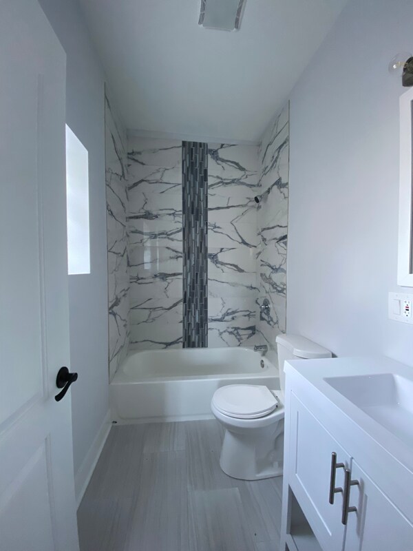 Building Photo - 5558 W Congress Pkwy