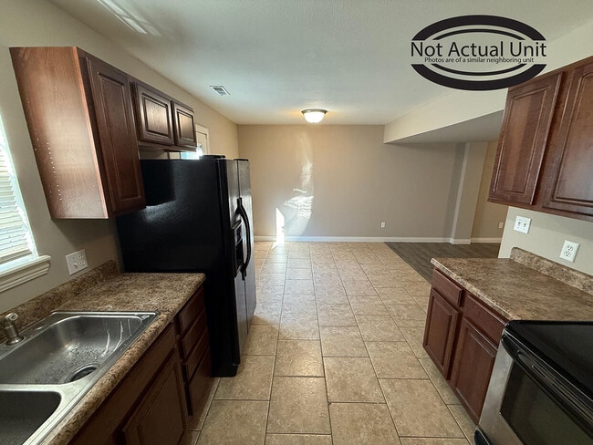 Building Photo - 7381 Arratt Ct