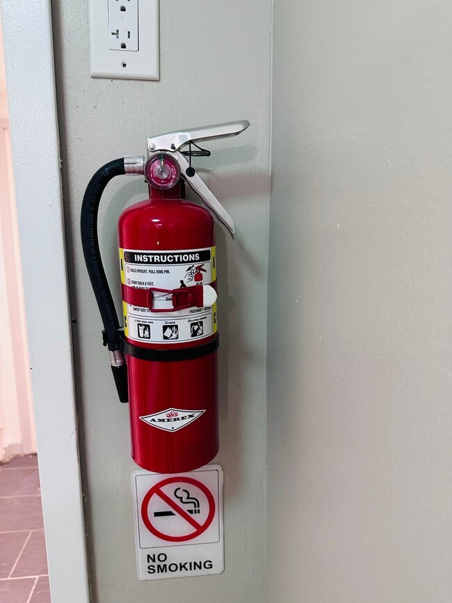 Building Photo - 305 Mt Eden Pkwy