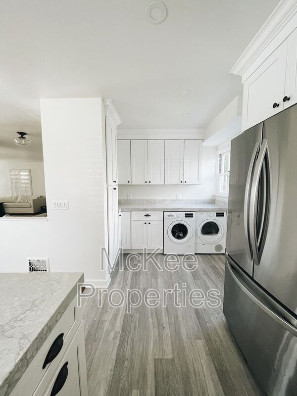 Building Photo - 277 B Ave