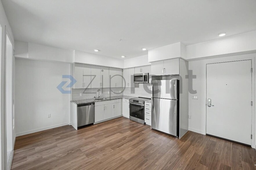 Building Photo - Unit 316
