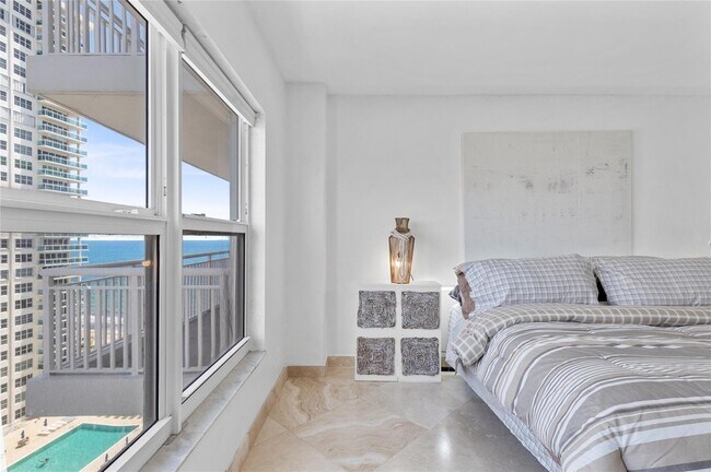 Building Photo - 3850 Galt Ocean Dr