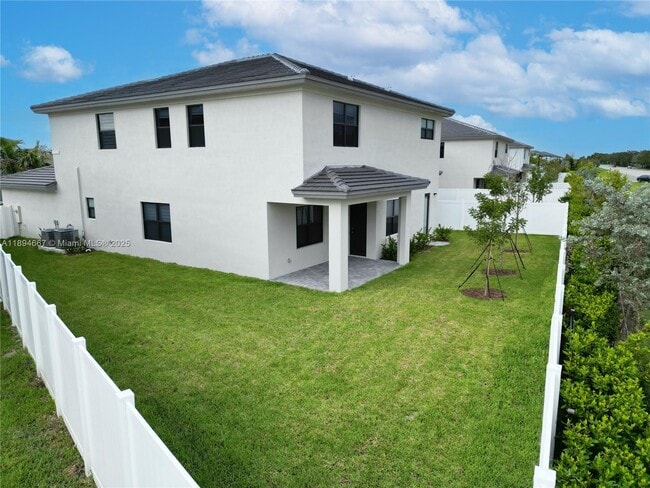 Building Photo - 4577 SW 173rd Ave