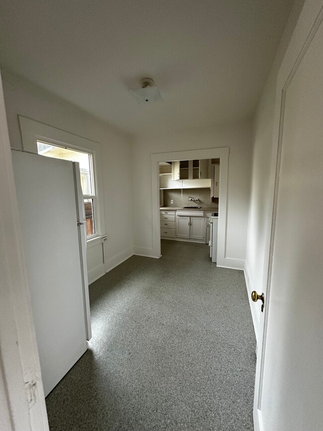 Building Photo - 115 Trinity St