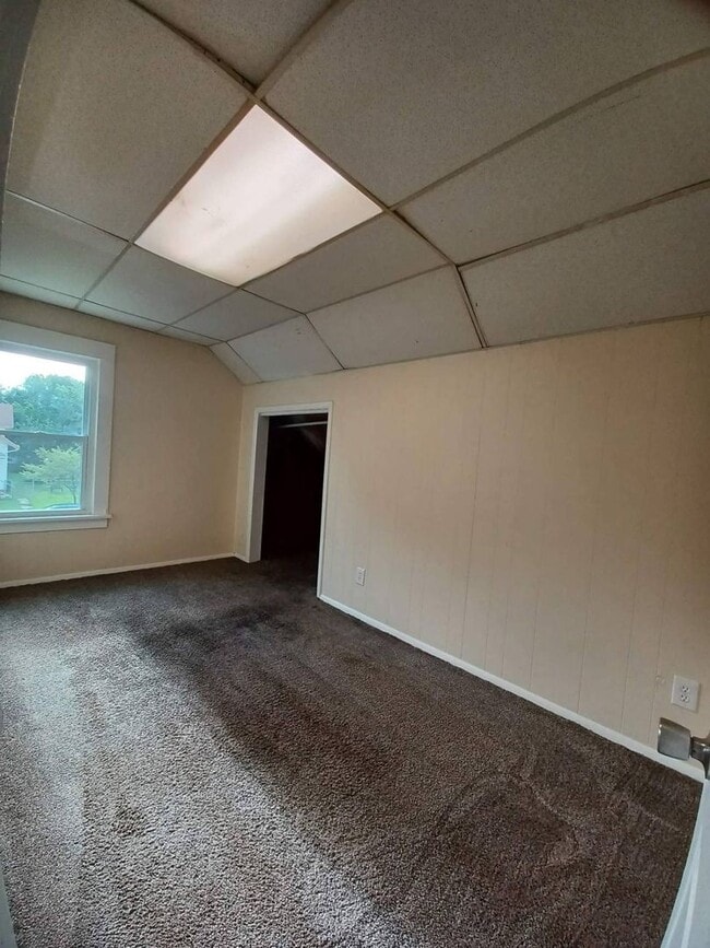 Building Photo - Home for Rent Northwest Rockford