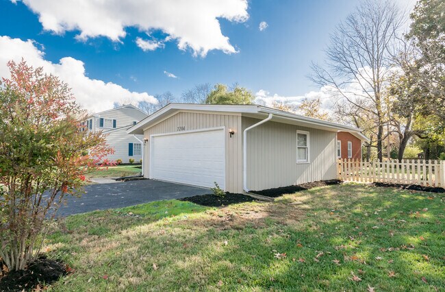 Building Photo - 7204 Woolrich Rd