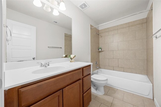 Building Photo - 5501 Bradford Pear Ln