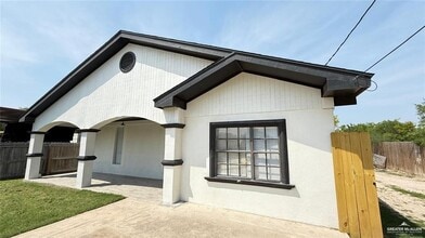 Building Photo - 10 S Thompson Ave
