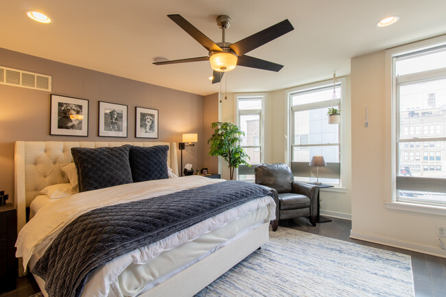 Third floor master suite (shown with king size bed) - 1910 Reed St