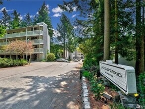 Building Photo - Modern Updated large Bellevue 2bd 2bath Condo!