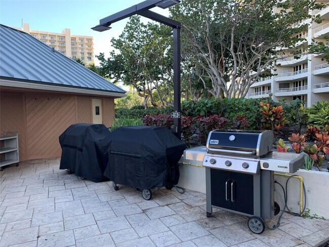 Building Photo - 4101 N Ocean Blvd