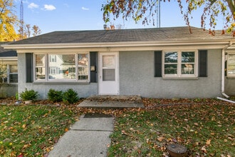 Building Photo - 522 W Lawn St