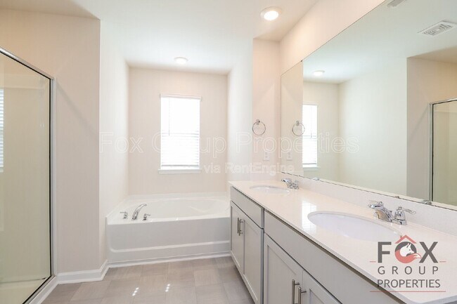 Building Photo - 132 Scotsway Ct