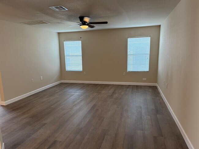 Building Photo - 1608 Anise Dr