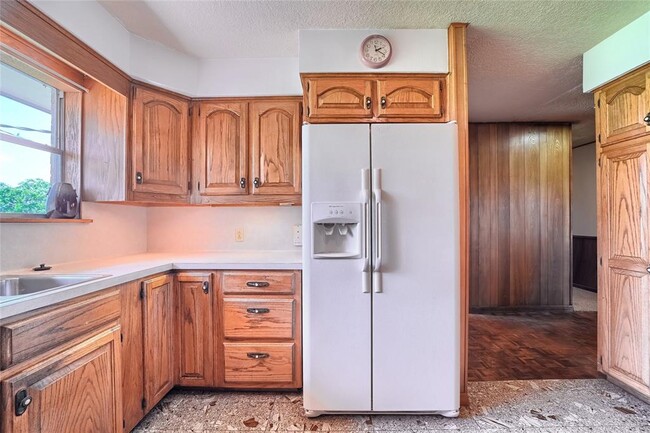 Building Photo - 801 Fm 971