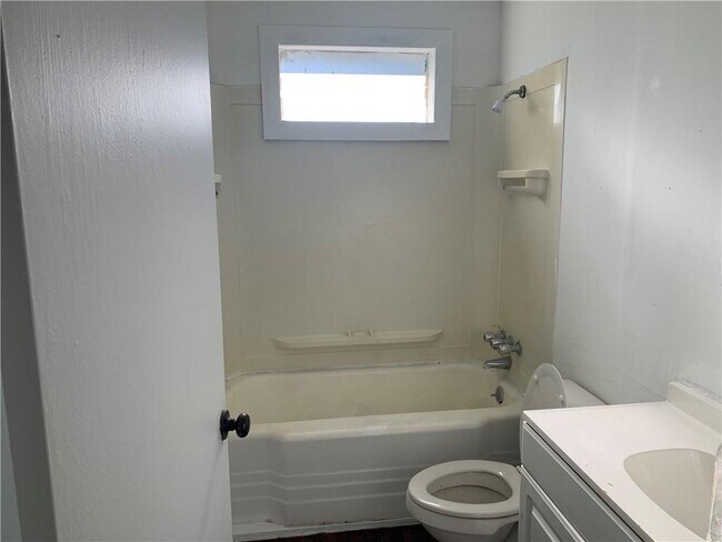 Building Photo - 126 Yorktown Dr