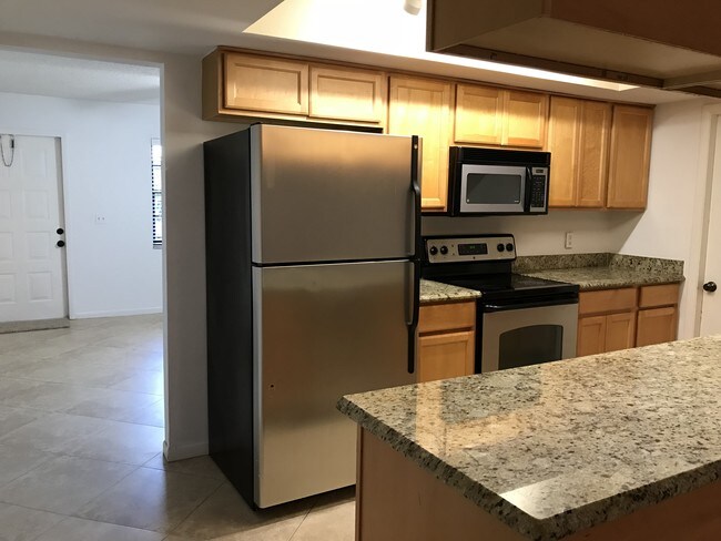 Building Photo - 1305 Periwinkle Pl