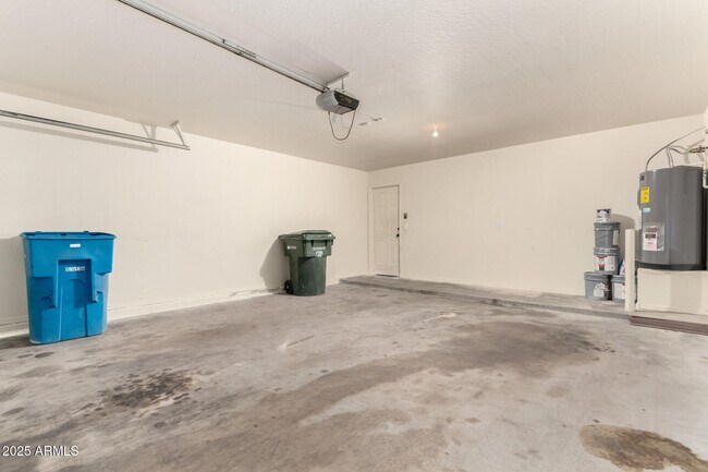 Building Photo - 8328 W Forest Grove Ave
