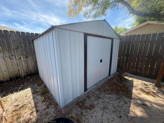 Building Photo - 4216 Shadow Ln